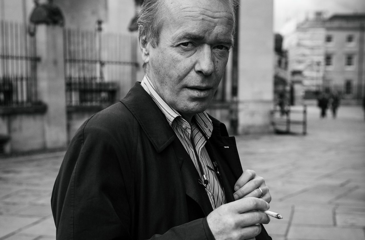 De schrijver Martin Amis in Oxford, Engeland.