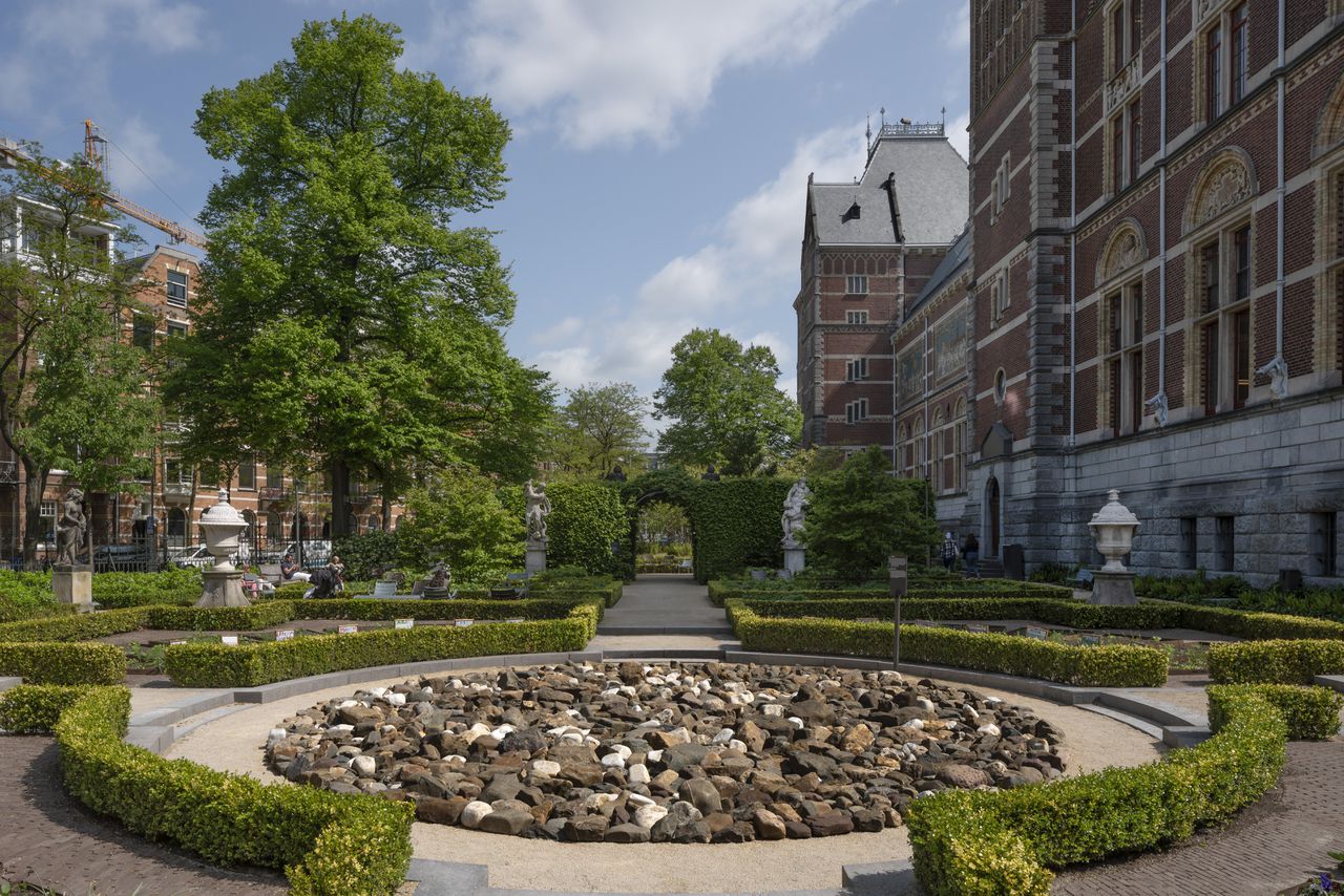 Richard Long, ‘Maas Riverstones Circle’, 2023.