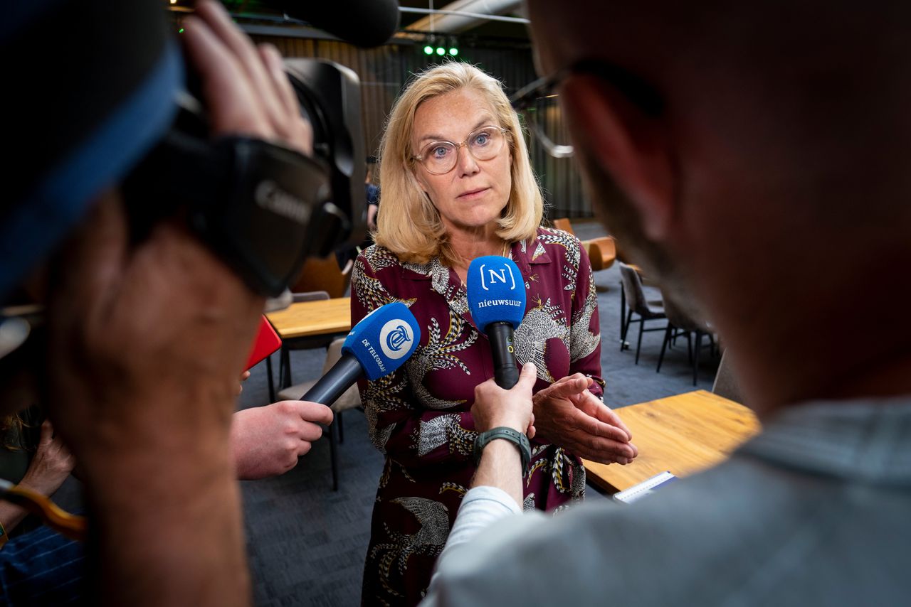 Kaag wordt al lange tijd bedreigd en heeft permanent beveiliging om zich heen.