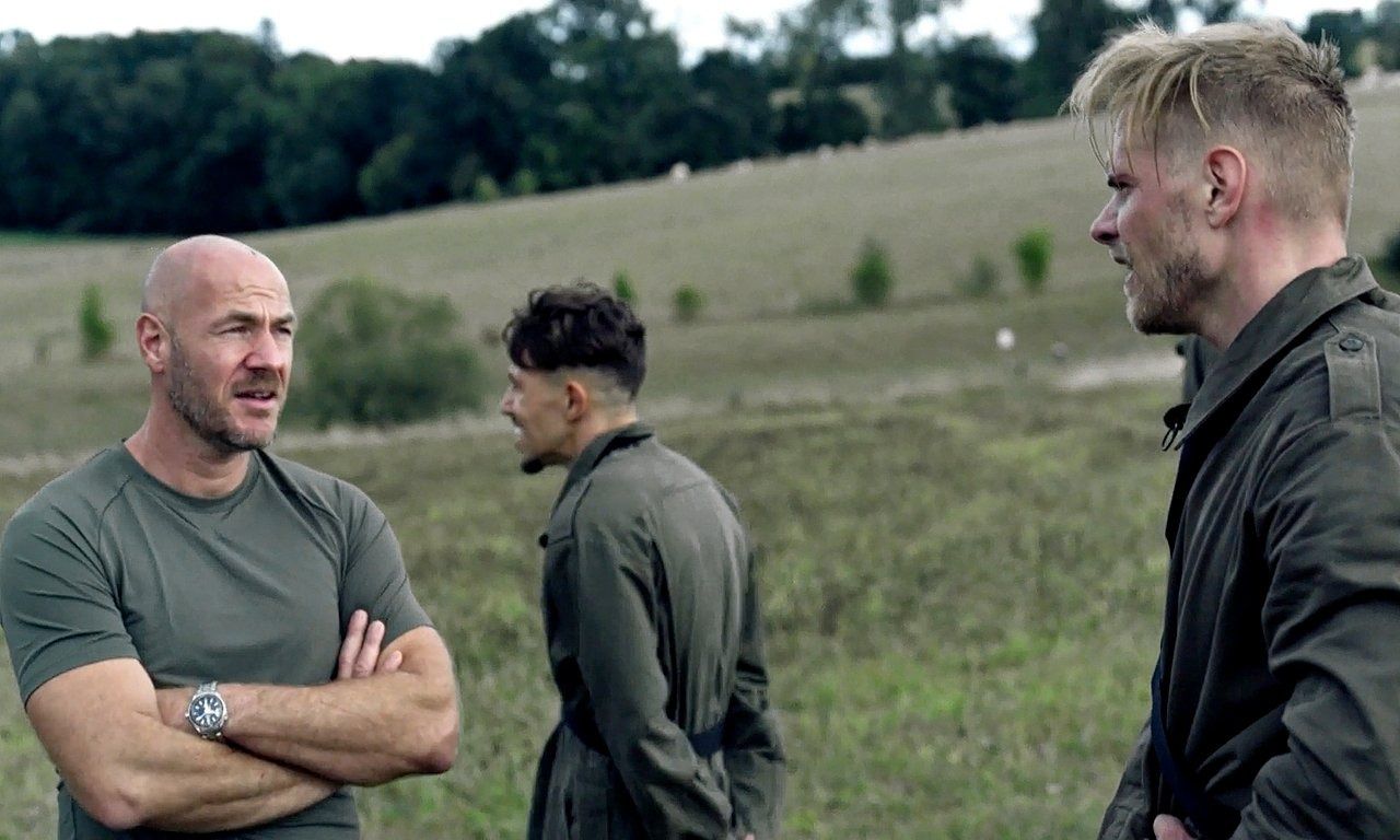 In Kamp Van Koningsbrugge ondergaan 15 Nederlanders een commando-achtige training.