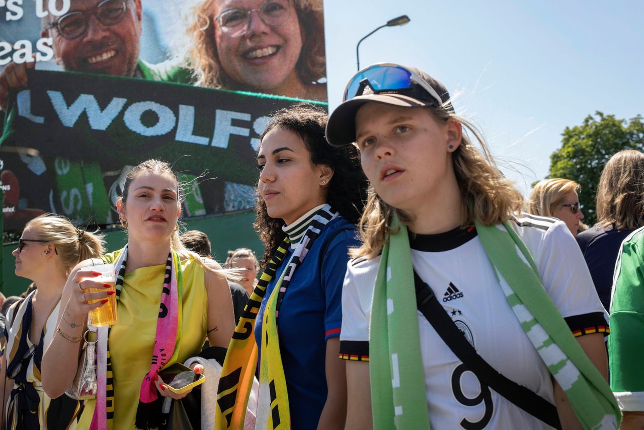 Fans vooraf aan de Champions League Finale tussen Wolfsburg en Barcelona.