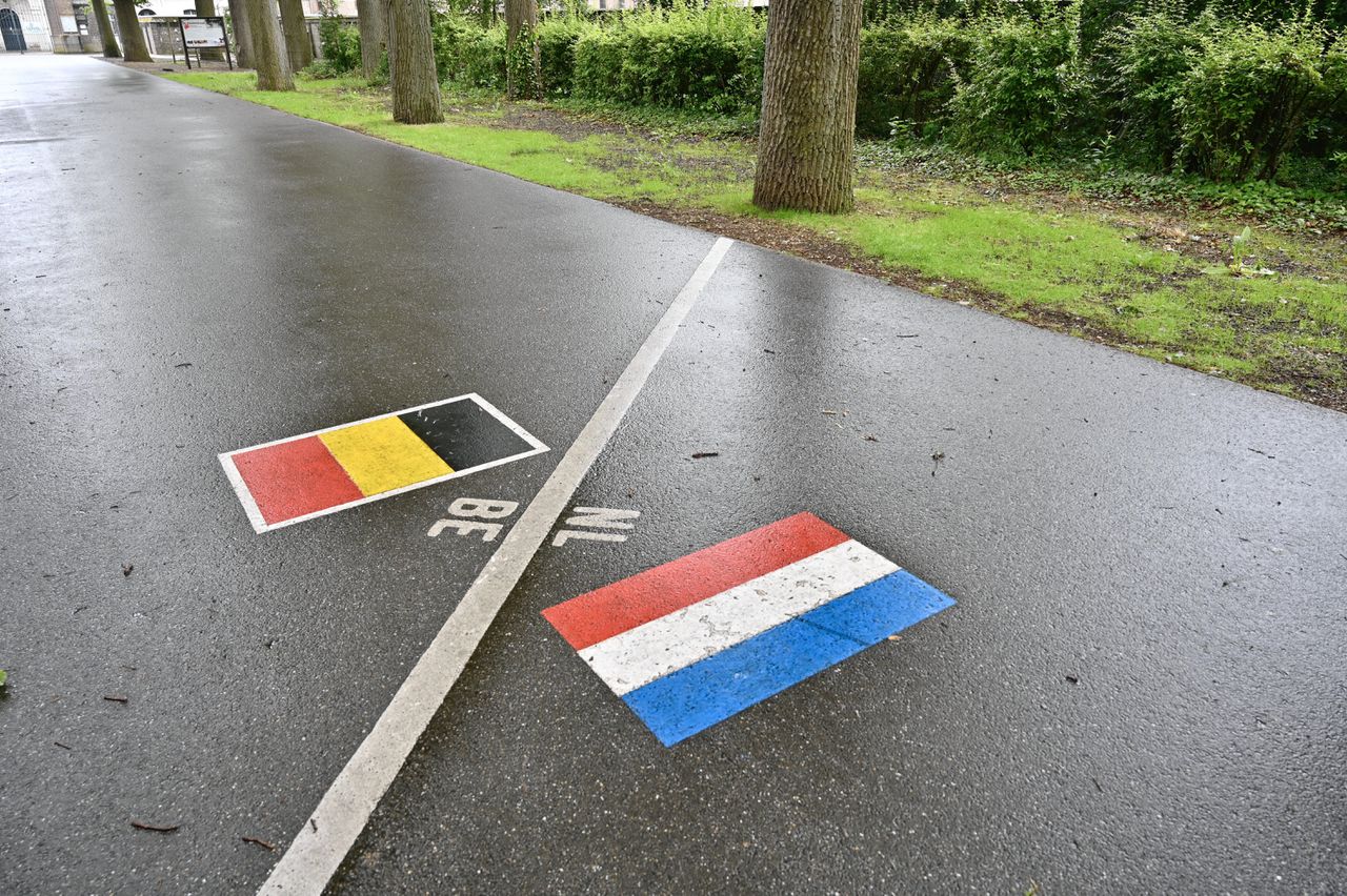 Grensovergang tussen Nederland en België ter hoogte van Achelse Kluis.