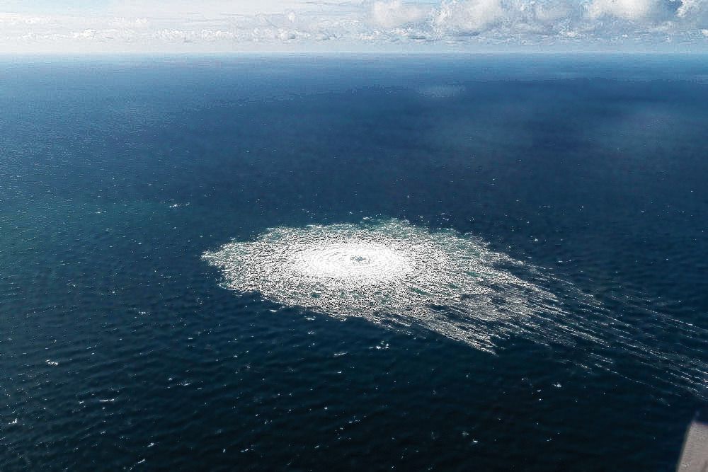 Gaslek in de Oostzee na de explosie van de Nord Stream pijpleiding in september 2022, op een foto van het Deense ministerie van Defensie.