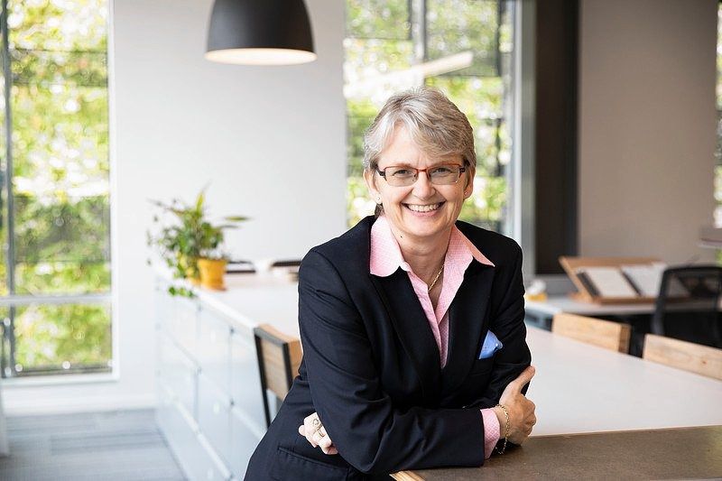 Christina Scheppelmann wordt in 2025 de algemeen en artistiek directeur van operahuis De Munt in Brussel.