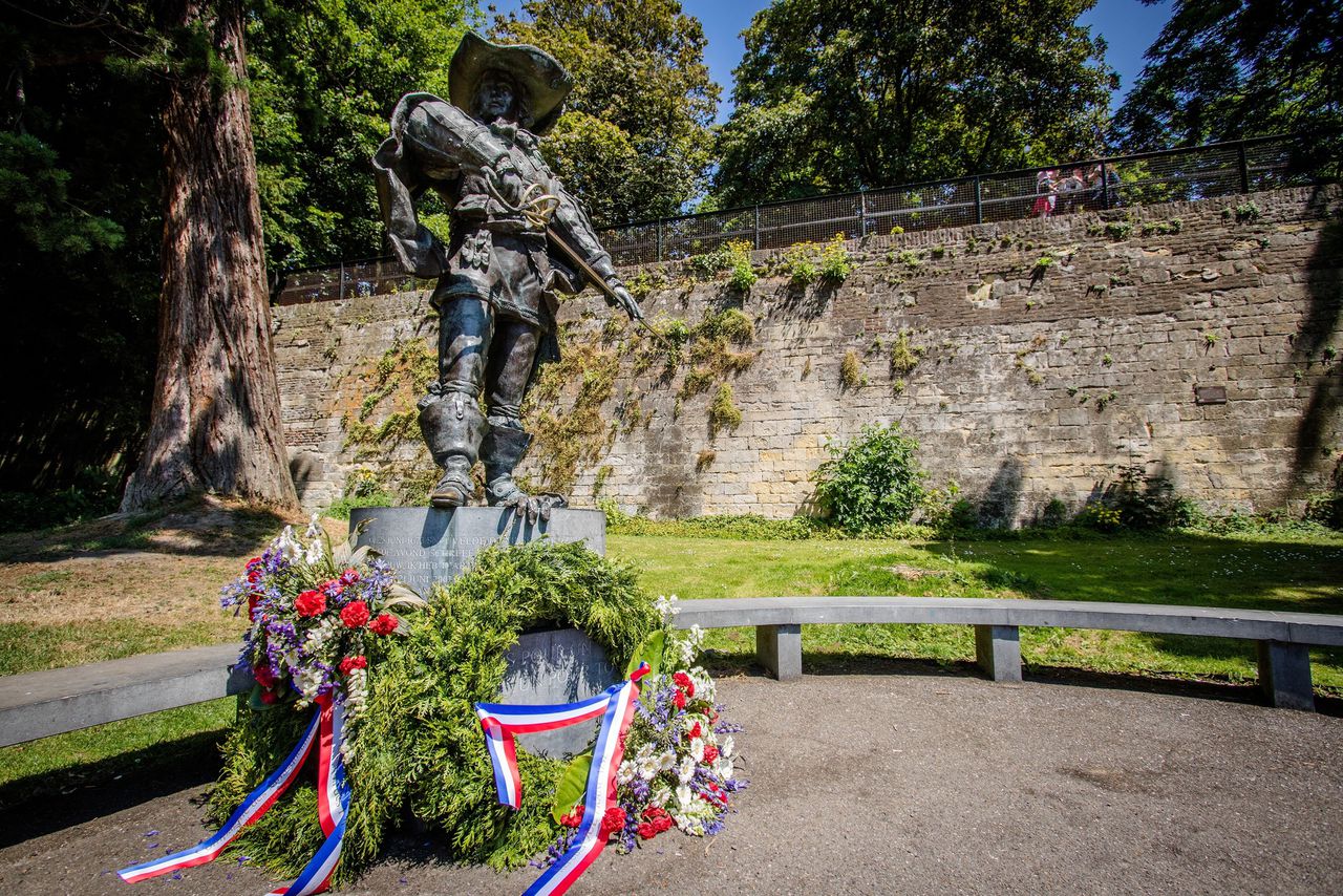 In het stadspark in Maastricht staat een beeld ter nagedachtenis van D’Artagnan. Beeld is van Alexander Taratynov, onthuld op 21 juni 2003.