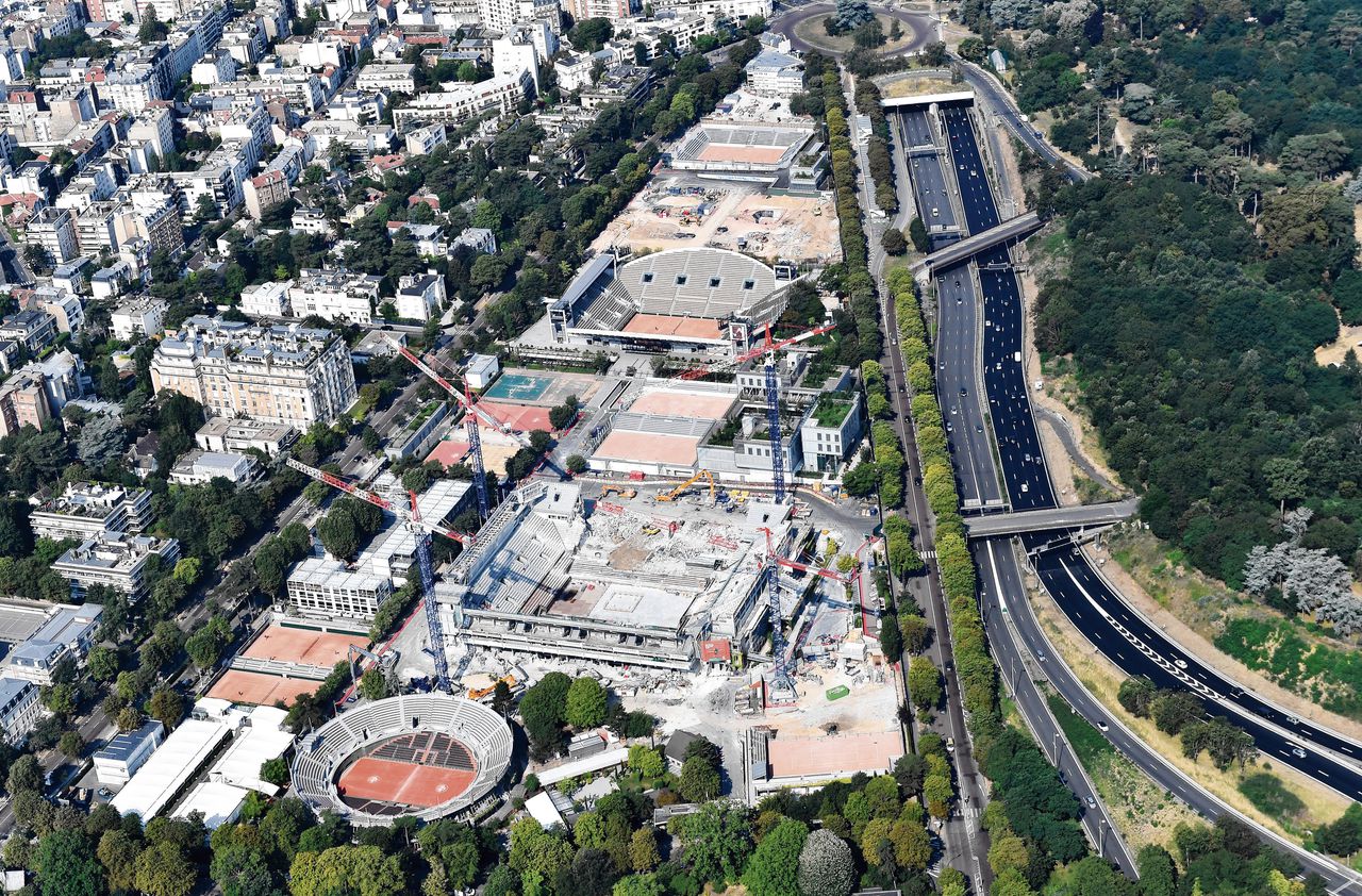 Het complex van Roland Garros tijdens de verbouwing van het Stade Philippe-Chatrier in 2018.