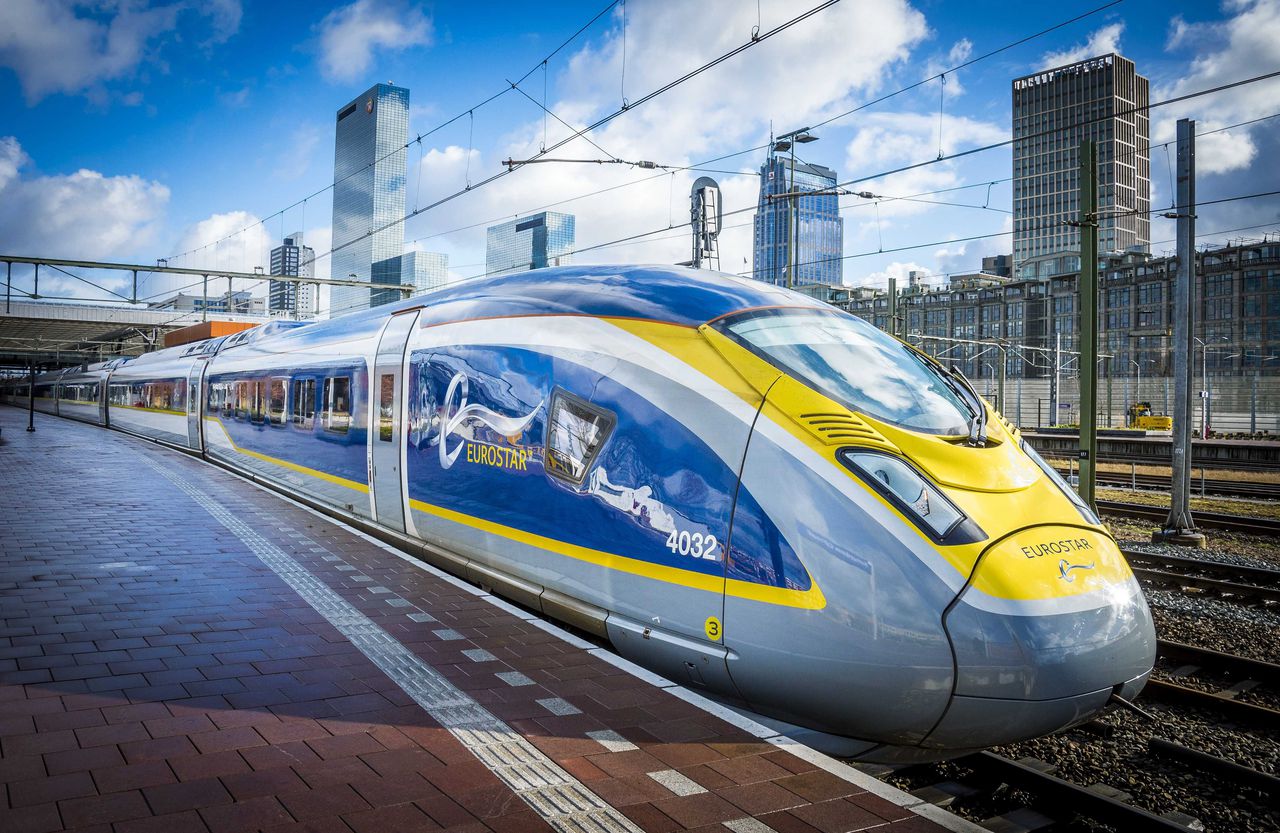 De Eurostar rijdt momenteel vanaf Amsterdam, via Rotterdam naar Brussel.