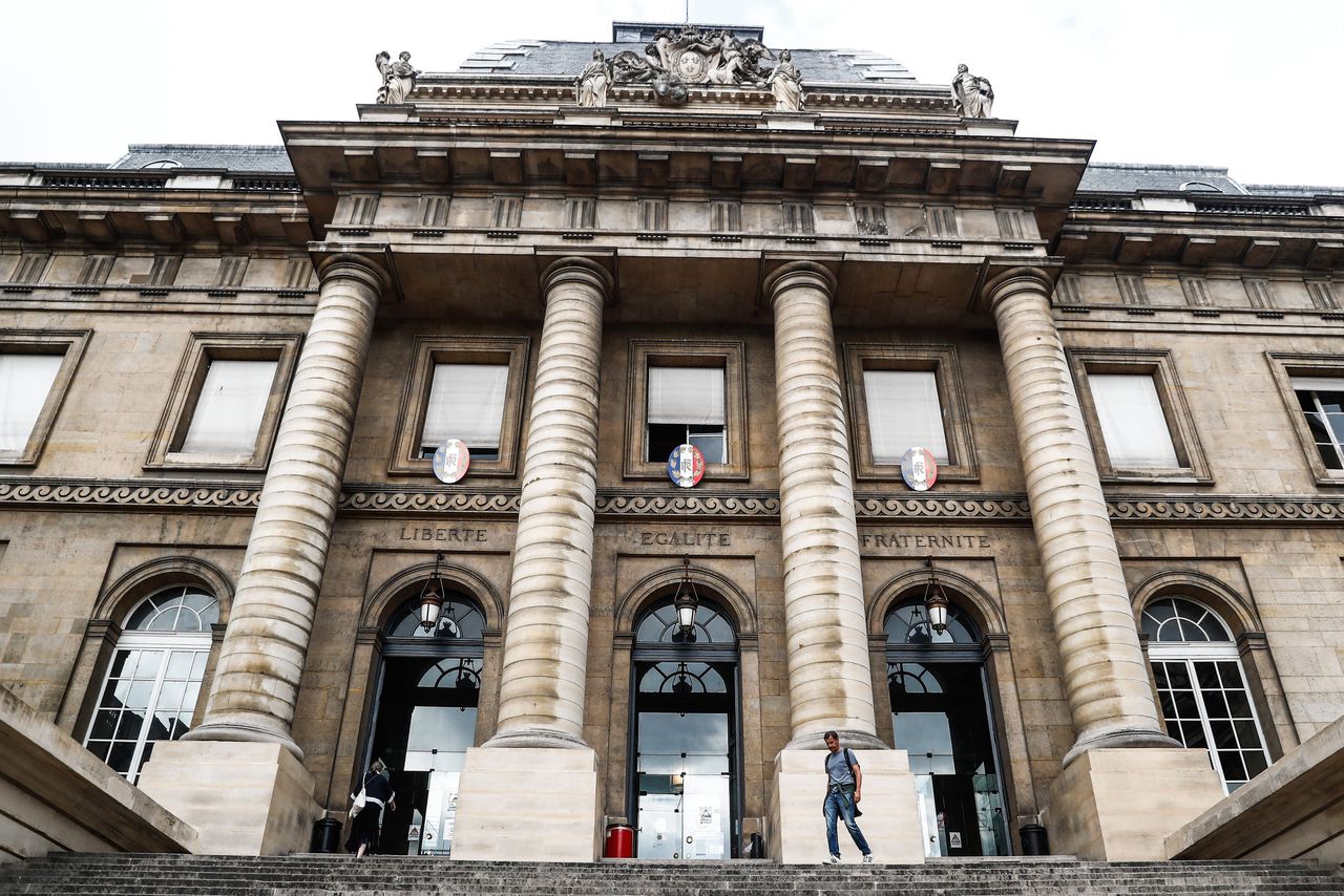 Het is voor het eerst in Frankrijk dat een zogeheten Cour d’Assises, een rechtbank die misdrijven behandelt, zich buigt over een terrorismezaak met extreem-rechtse verdachten. Op de foto het gerechtsgebouw in Parijs.