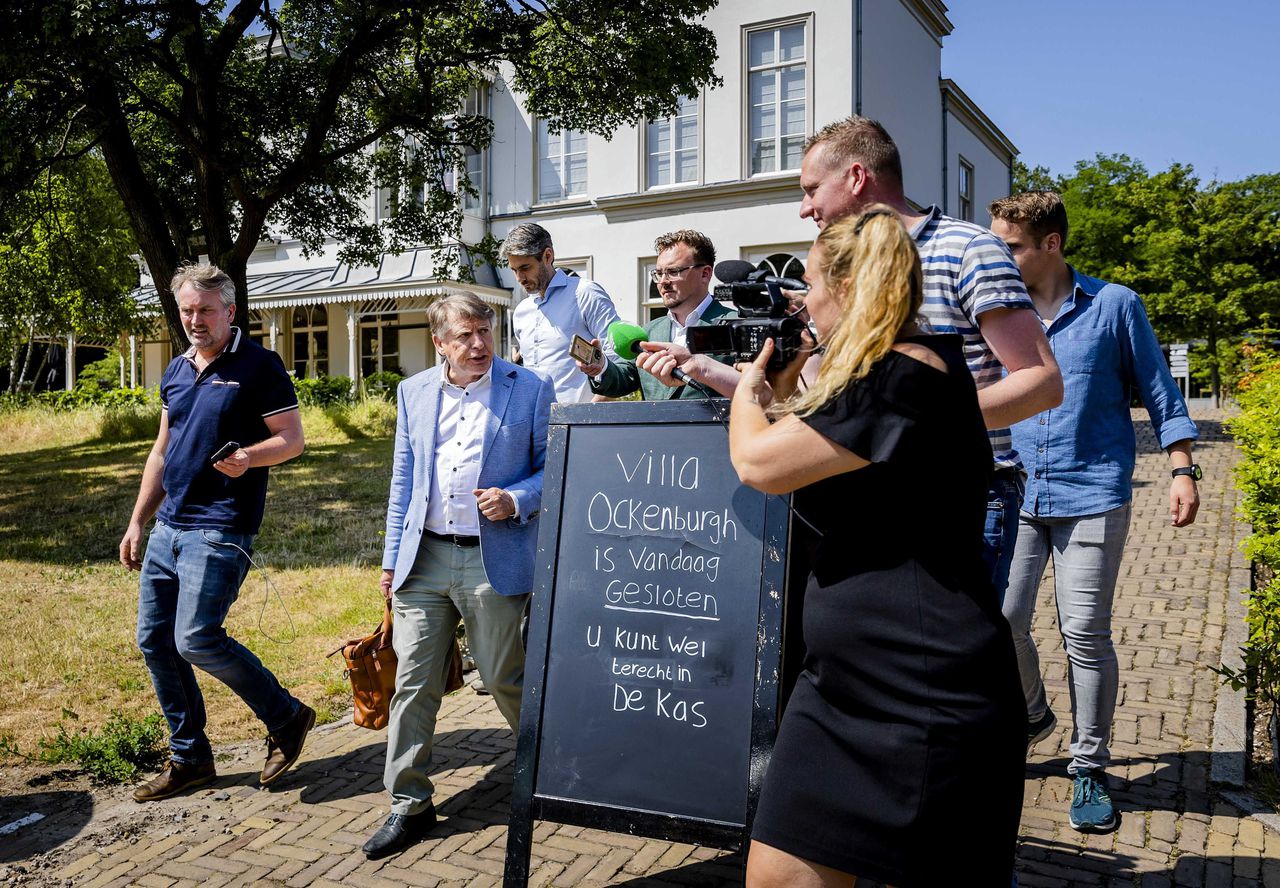 Sjaak van der Tak, voorzitter LTO Nederland, verlaat de voortzetting van het overleg over het Landbouwakkoord aan de zogeheten hoofdtafel.