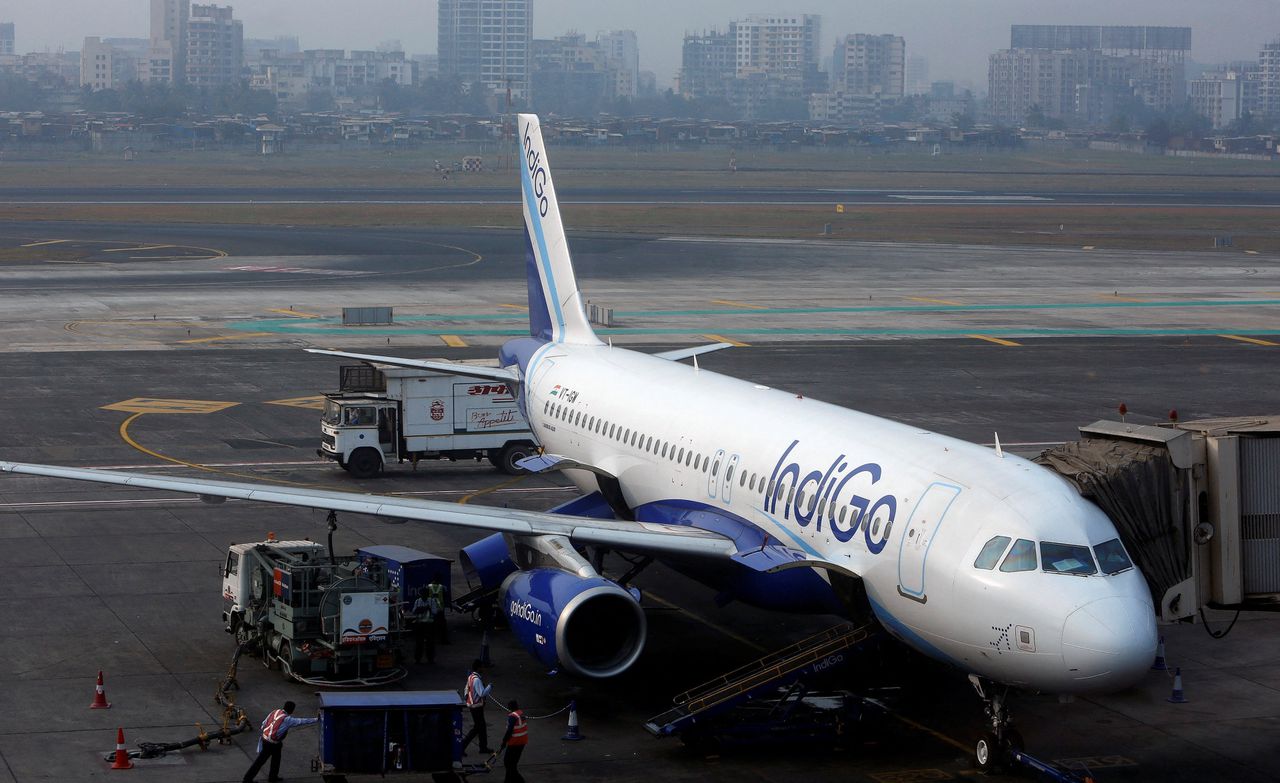 Een IndiGo Airlines Airbus A320. De bestelling van 500 vliegtuigen bij Airbus is volgens de vliegtuigbouwer de grootste order in de geschiedenis van de burgerluchtvaart.