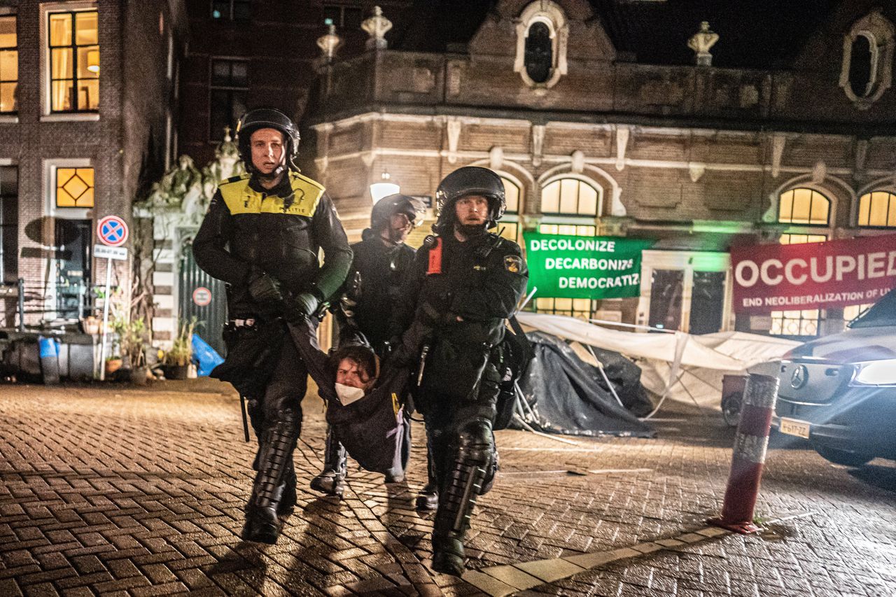 Studentenprotest tegen greenwashing en banden fossiele industrie UvA, januari 2023.