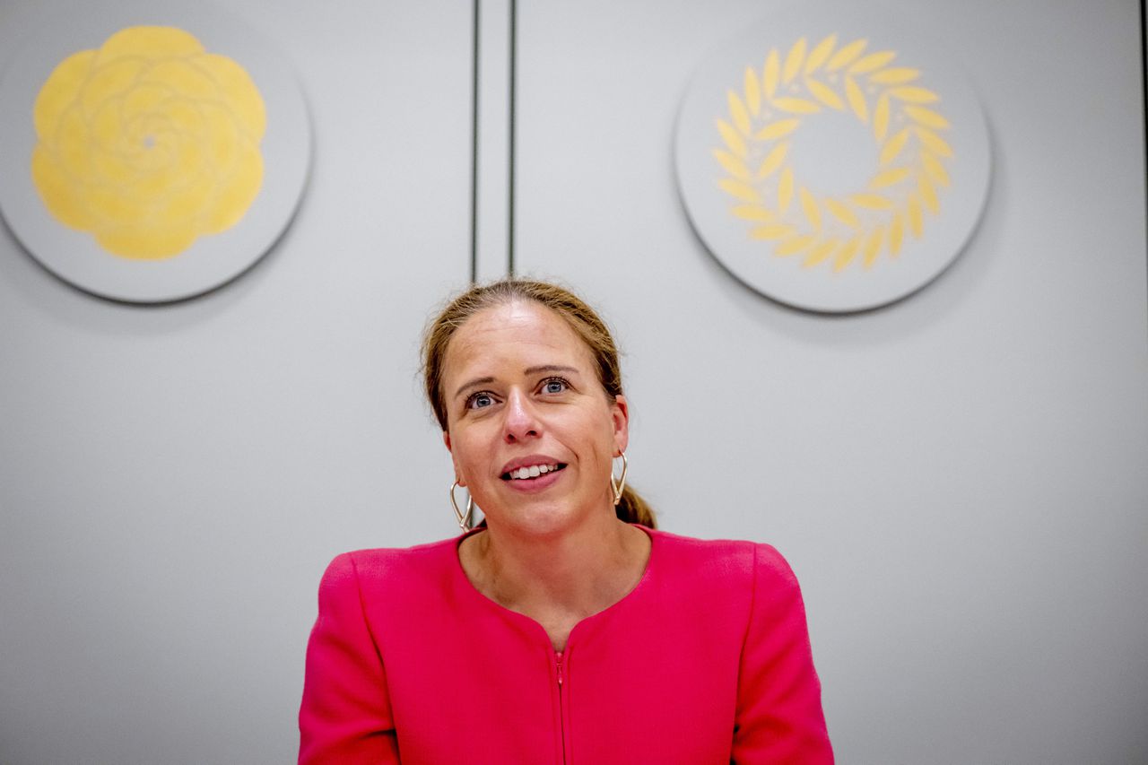 Minister van Armoedebeleid Carola Schouten wil mensen die het schuldhulptraject succesvol hebben doorlopen een nieuwe kans geven.