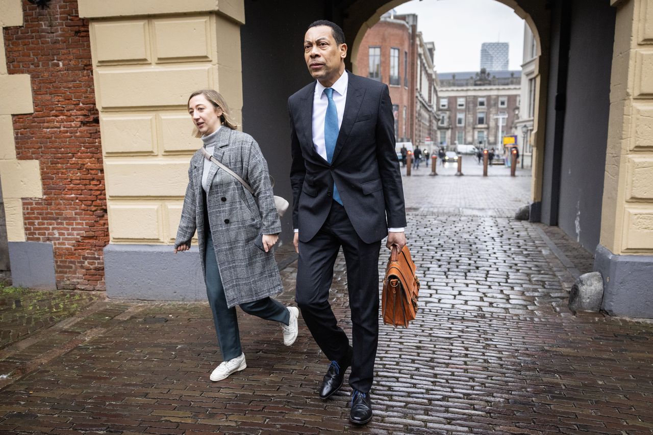 Minister voor Rechtsbescherming Franc Weerwind op het Binnenhof in Den Haag.