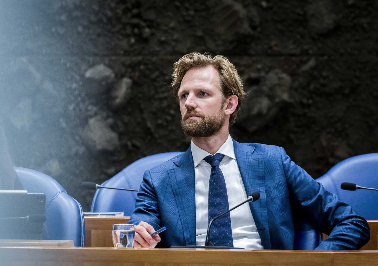 Dennis Wiersma tijdens een debat over het tweede deelrapport.