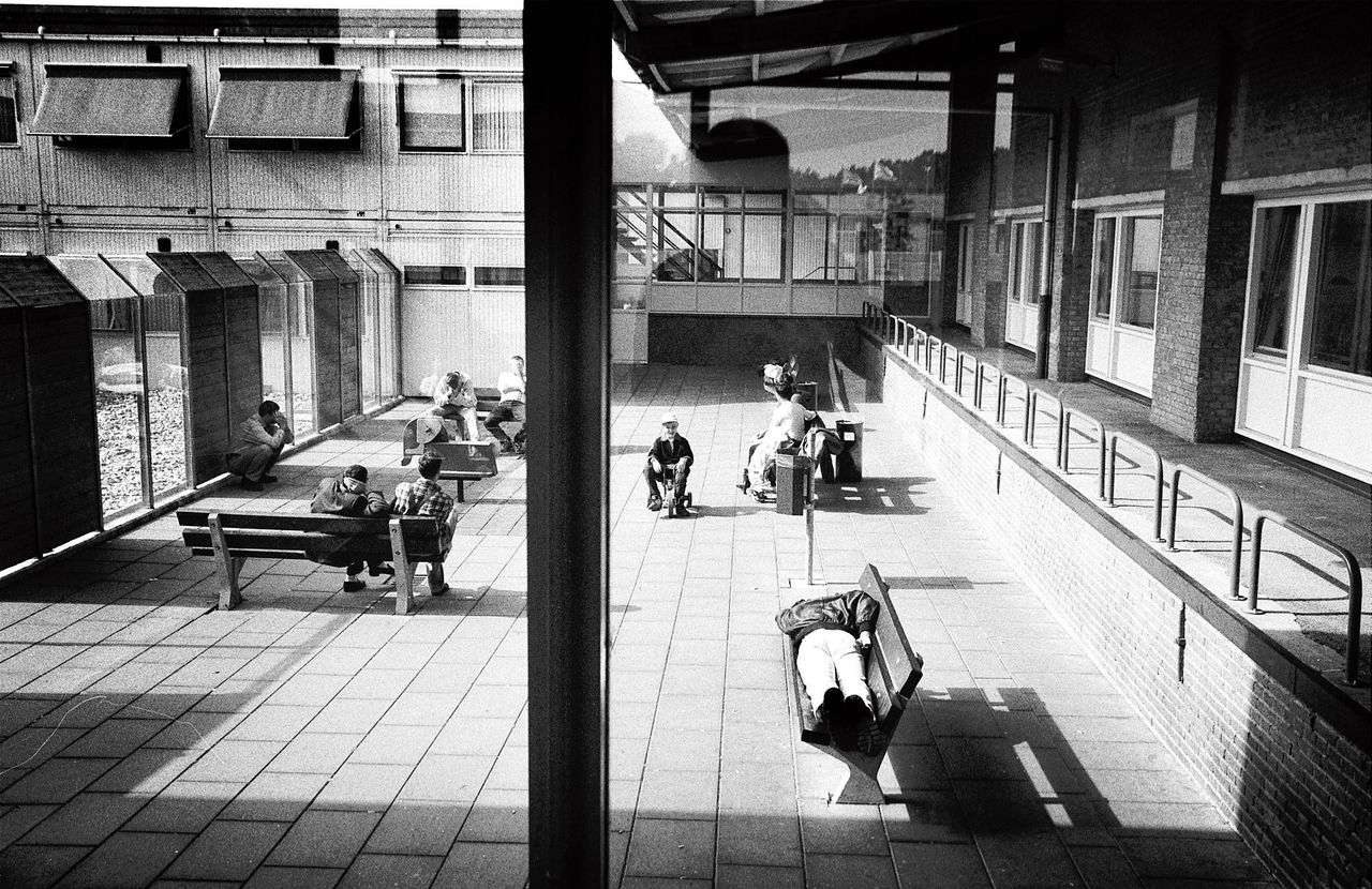 Aanmeldcentrum voor asielzoekers in Zevenaar, najaar 1998