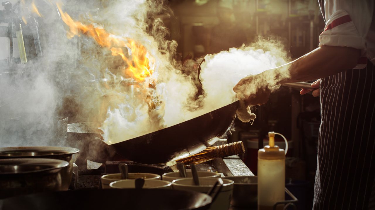 Voor een restaurantroman is Een tafel bij het raam van Mirthe van Doornik opvallend stressloos – de spanning zit tussen de regels.