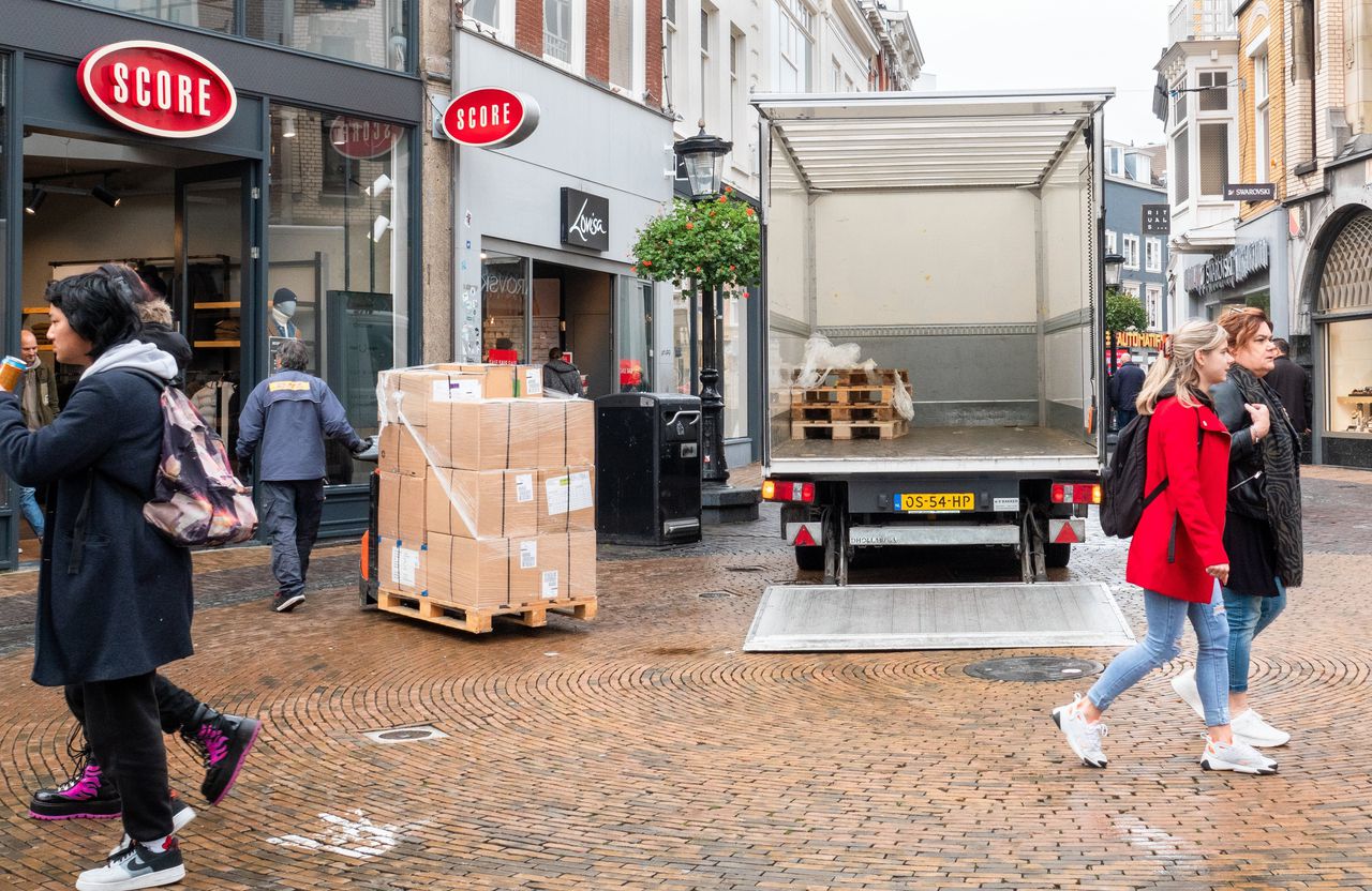 Score in Utrecht, één van de dertig winkels van de failliete modeketen.