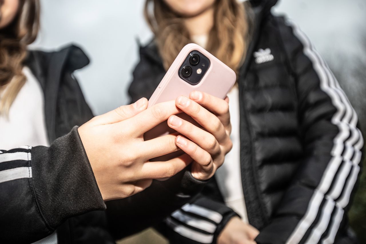 Het is nog onduidelijk voor welke onderwijsvormen de richtlijn voor smartphones gaat gelden.