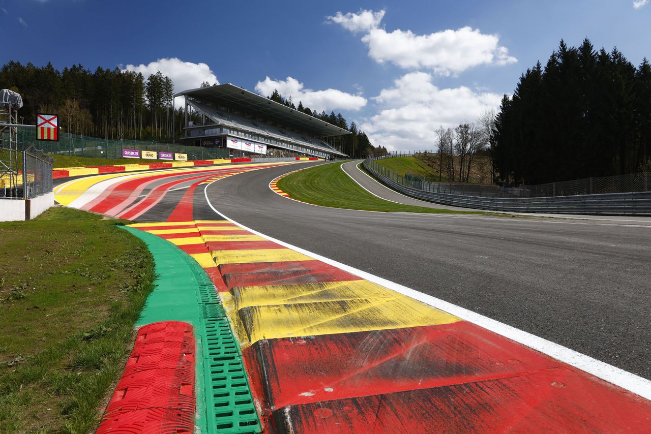 De bochtencombinatie Eau Rouge op het circuit van Spa-Francorchamps in België, waar zaterdag de Nederlandse coureur Dilano van ’t Hoff om het leven kwam.