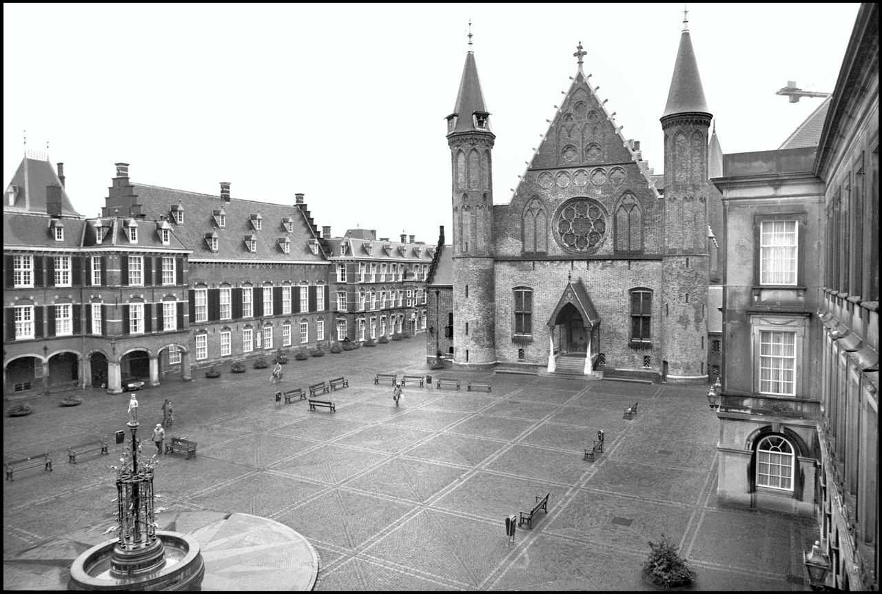 De Ridderzaal en de fontein op het Binnenhof, het centrum van de Nederlandse politiek.