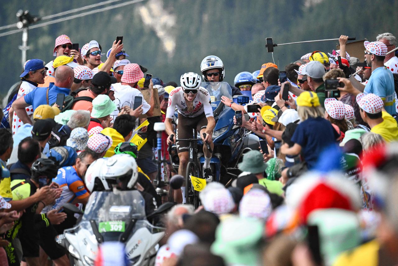 Felix Gall van AG2R-Citroën heeft woensdag de 17e etappe van de Tour de France gewonnen.