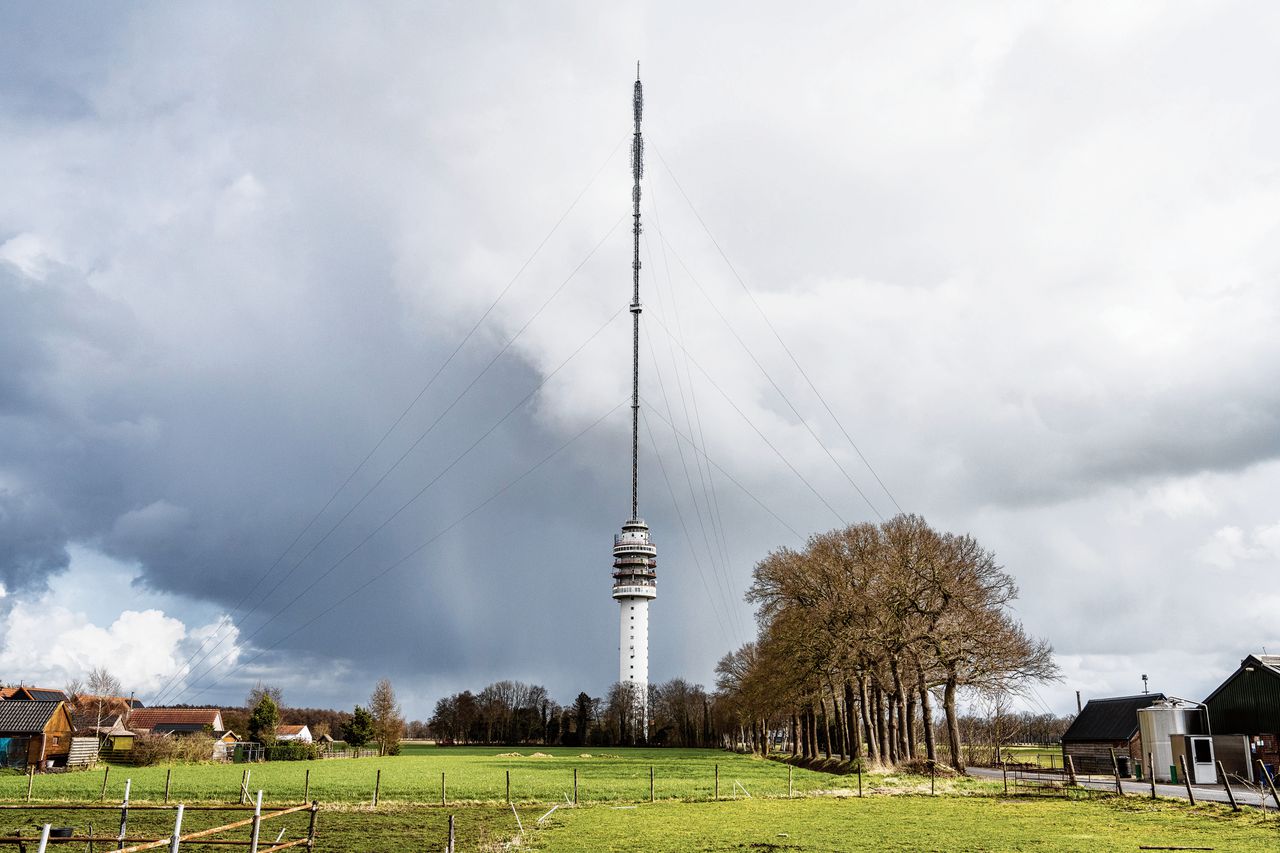 De veiling heeft de staatskas 152,8 miljoen opgeleverd, ruim het dubbele van wat de overheid minimaal wilde ophalen.