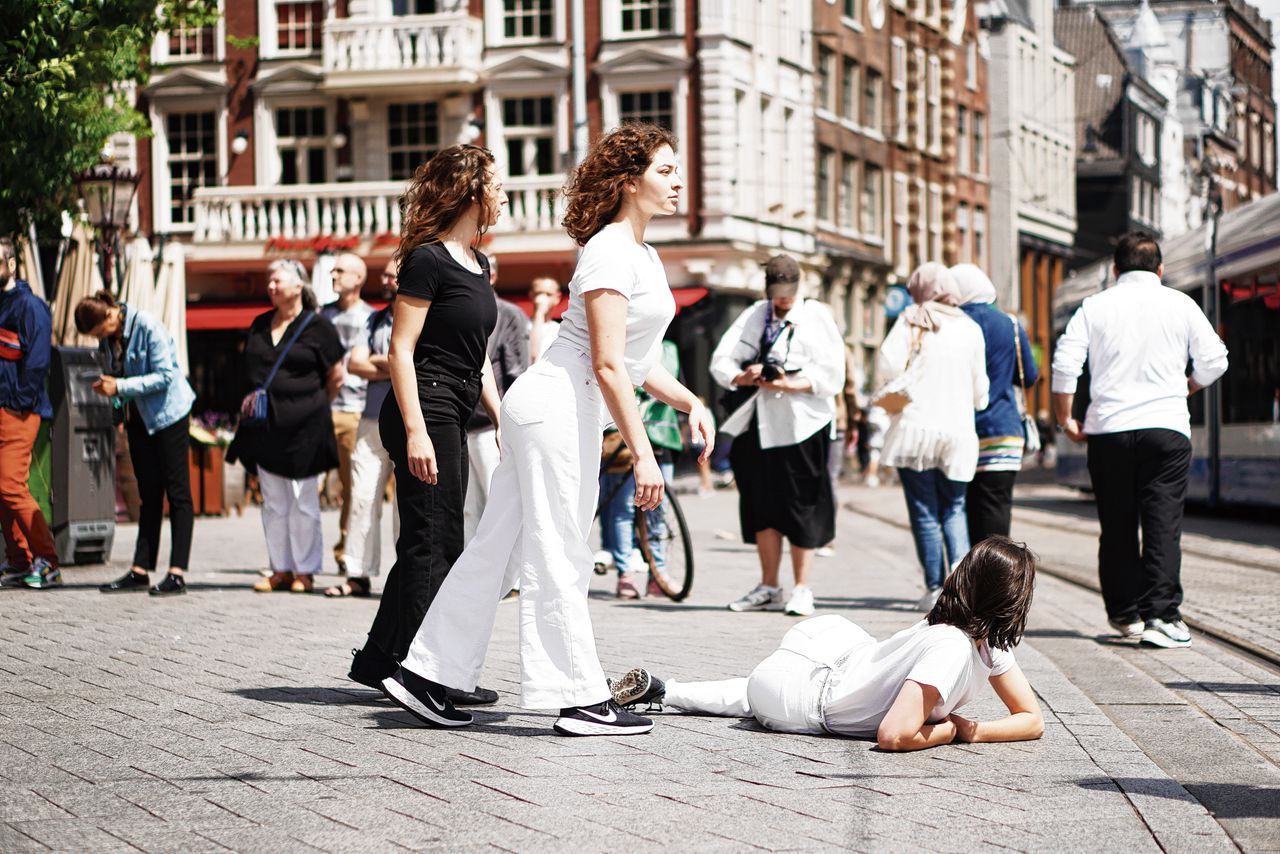 Als paarden door de stad in City Horses van Helena Byström en Anna Källblad.