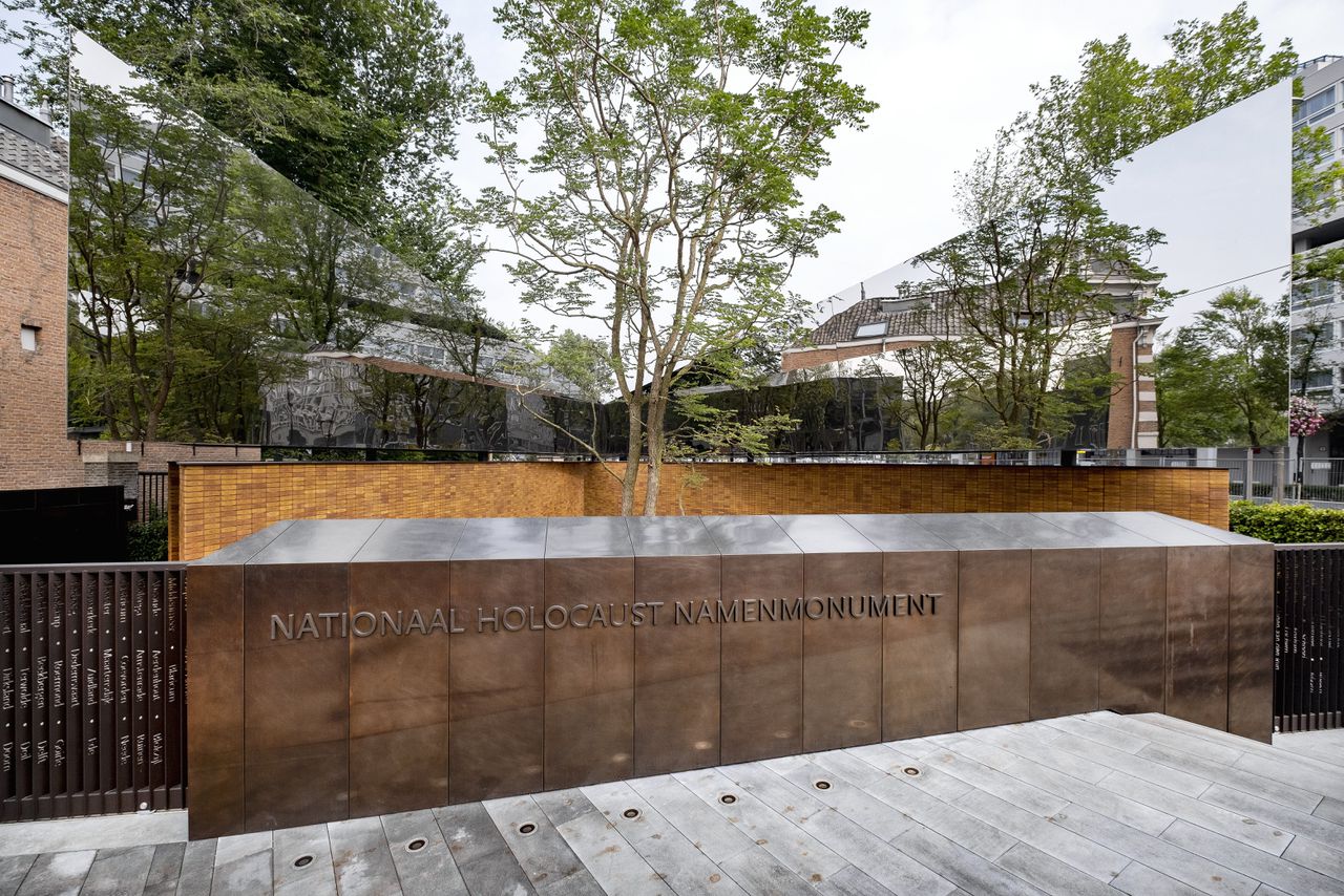 Het Nationaal Holocaust Namenmonument in Amsterdam.