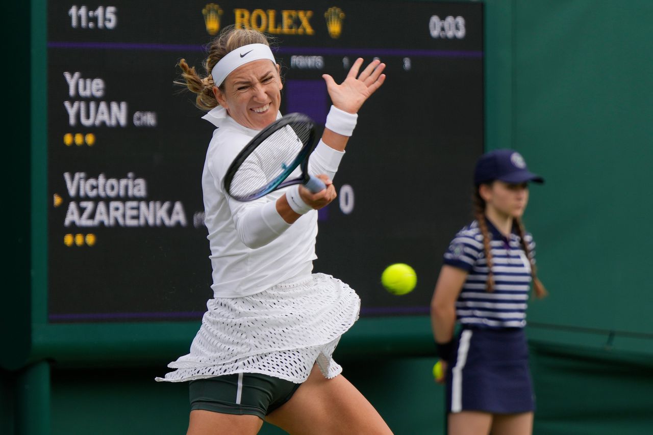 De Wit-Russische Victoria Azarenka nam het op de eerste dag van Wimbledon op tegen Chinese tennisster Yuan Yue.