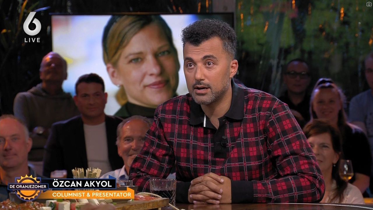 Vaste tafelheer Özcan Akyol bij De Oranjezomer zou een kijkcijferkanon zijn.