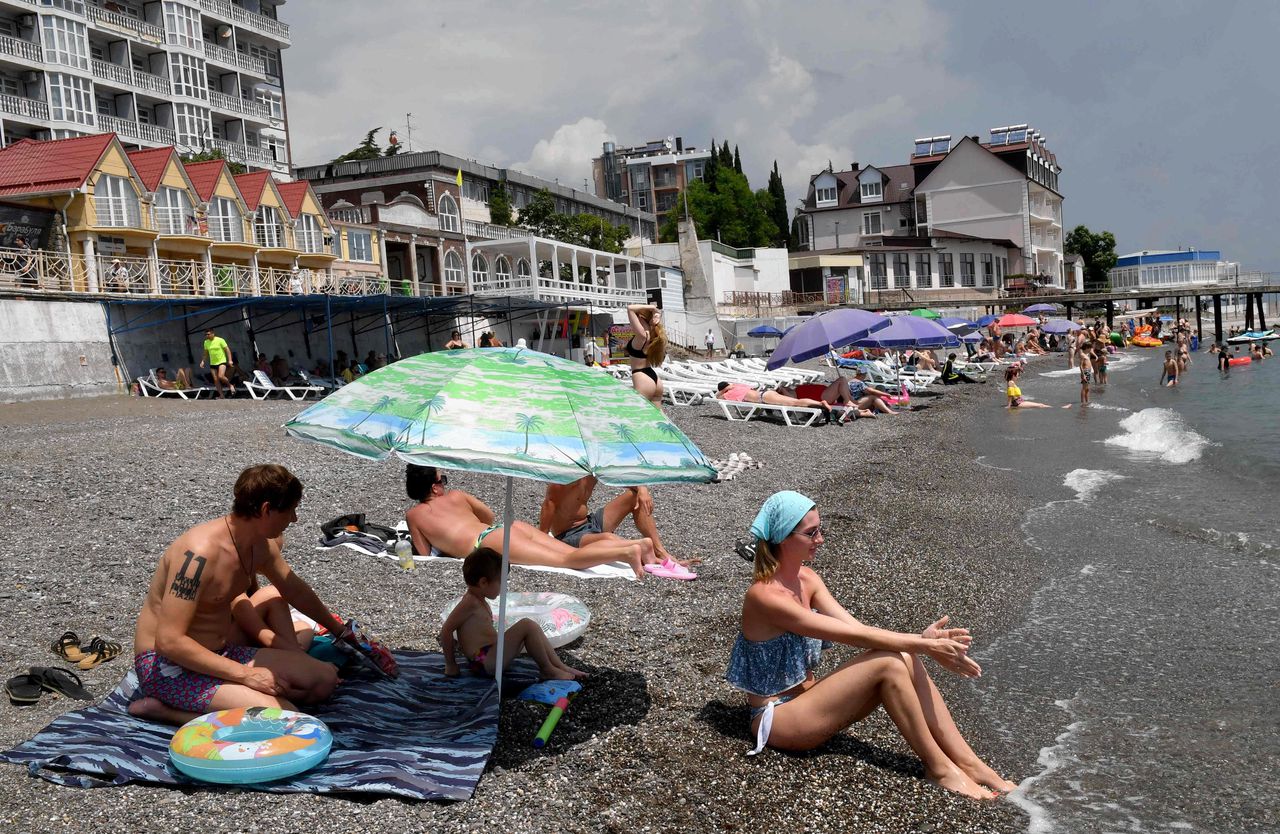 Een strand op de Krim, half juni.