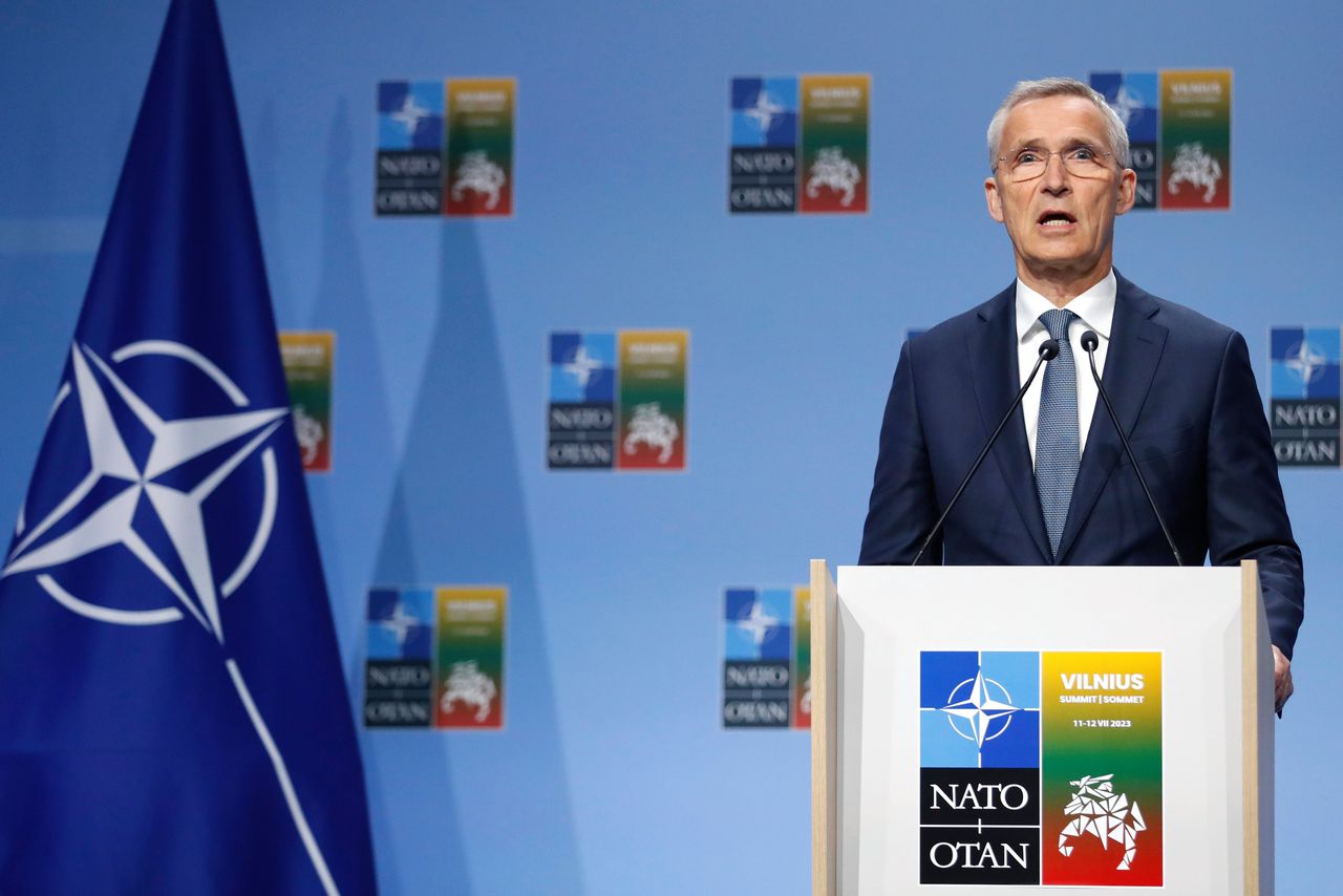 Secretaris-generaal Jens Stoltenberg maandag tijdens een persconferentie voorafgaand aan de NAVO-top in Vilnius.