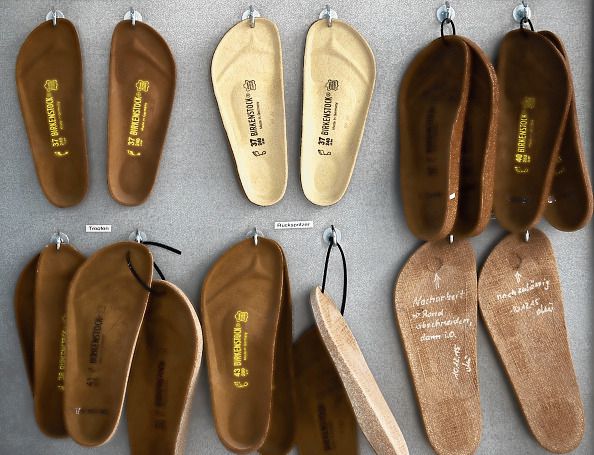 Beeld uit productiehal van Birkenstock in het Duitse Goerlitz.