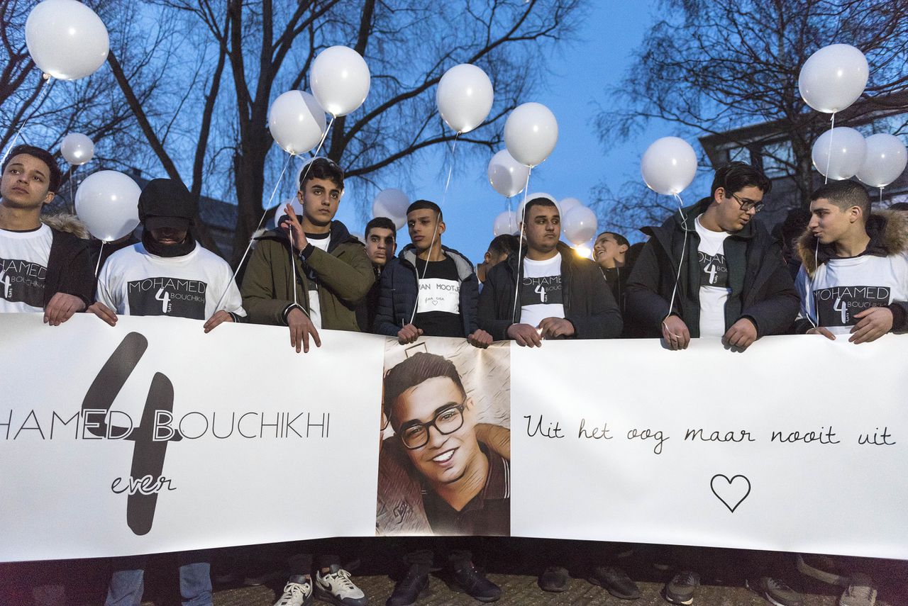 Een stille tocht voor de 17-jarige Mohamed Bouchikhi in Amsterdam.