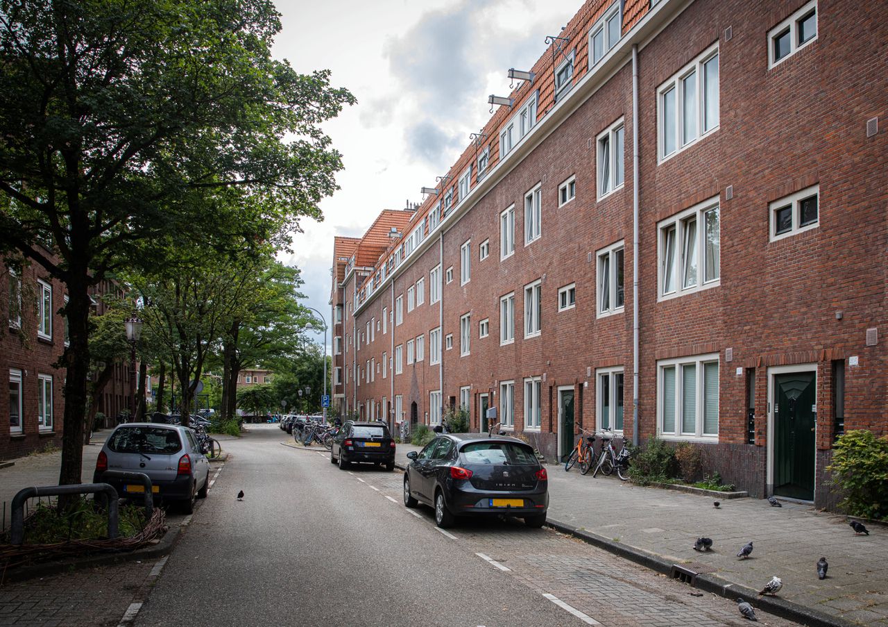 Sociale huurwoningen aan de Jozef Israelskade in Amsterdam.