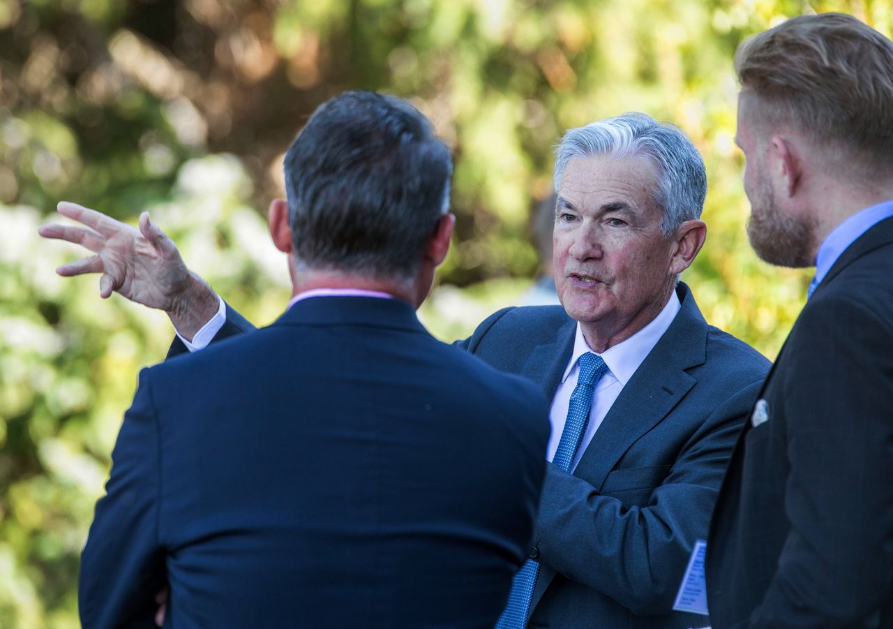 Fed-voorzitter Jerome Powell benadrukt de noodzaak van het blijven bestrijden van de hoge inflatie.