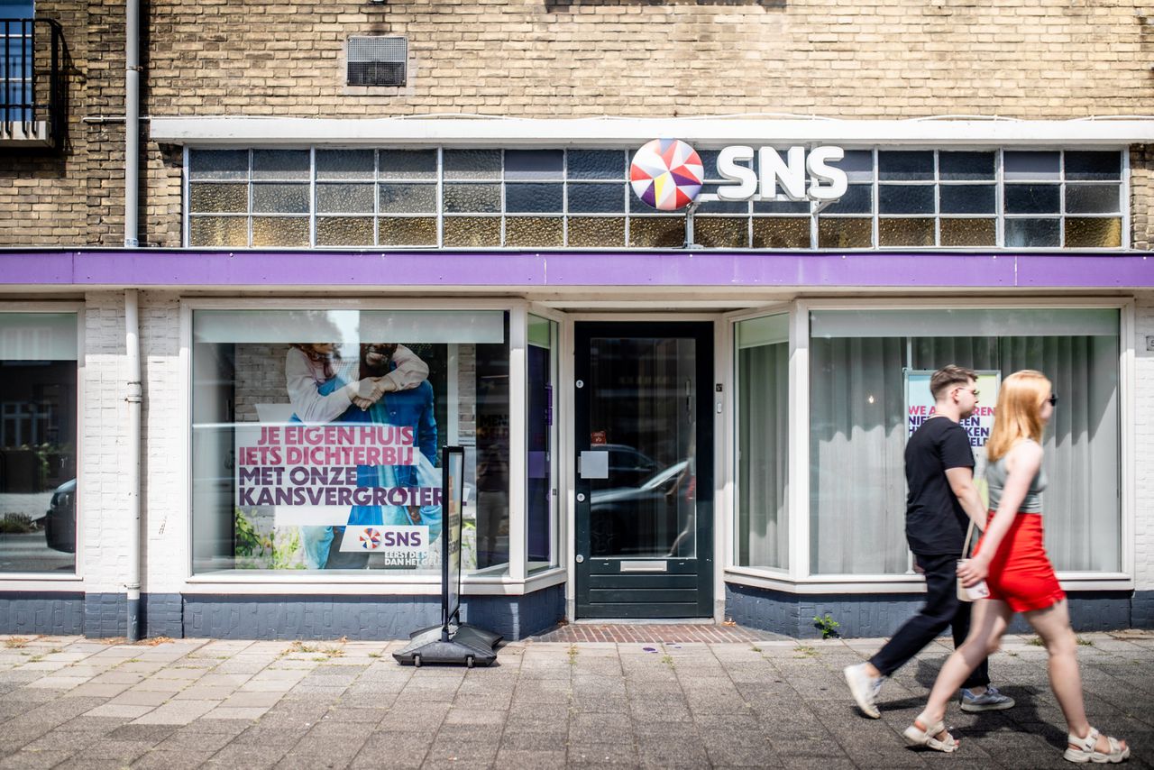 Een filiaal van SNS, dat in handen is van de Volksbank, in Bussum.