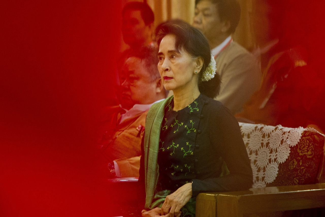 De democratisch verkozen leider Aung San Suu Kyi werd in 2021 afgezet en aangehouden tijdens de militaire staatsgreep