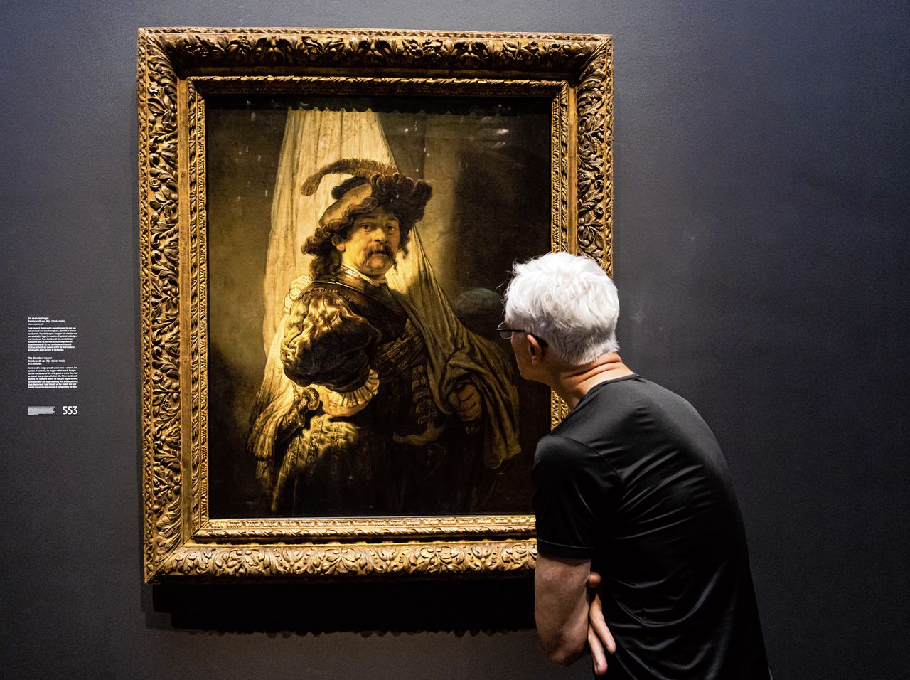 ‘De Vaandeldrager’ van Rembrandt in het Rijksmuseum. Het Rijksmuseum droeg zelf 10 miljoen euro bij aan van het aankoopbedrag van 175 miljoen euro.