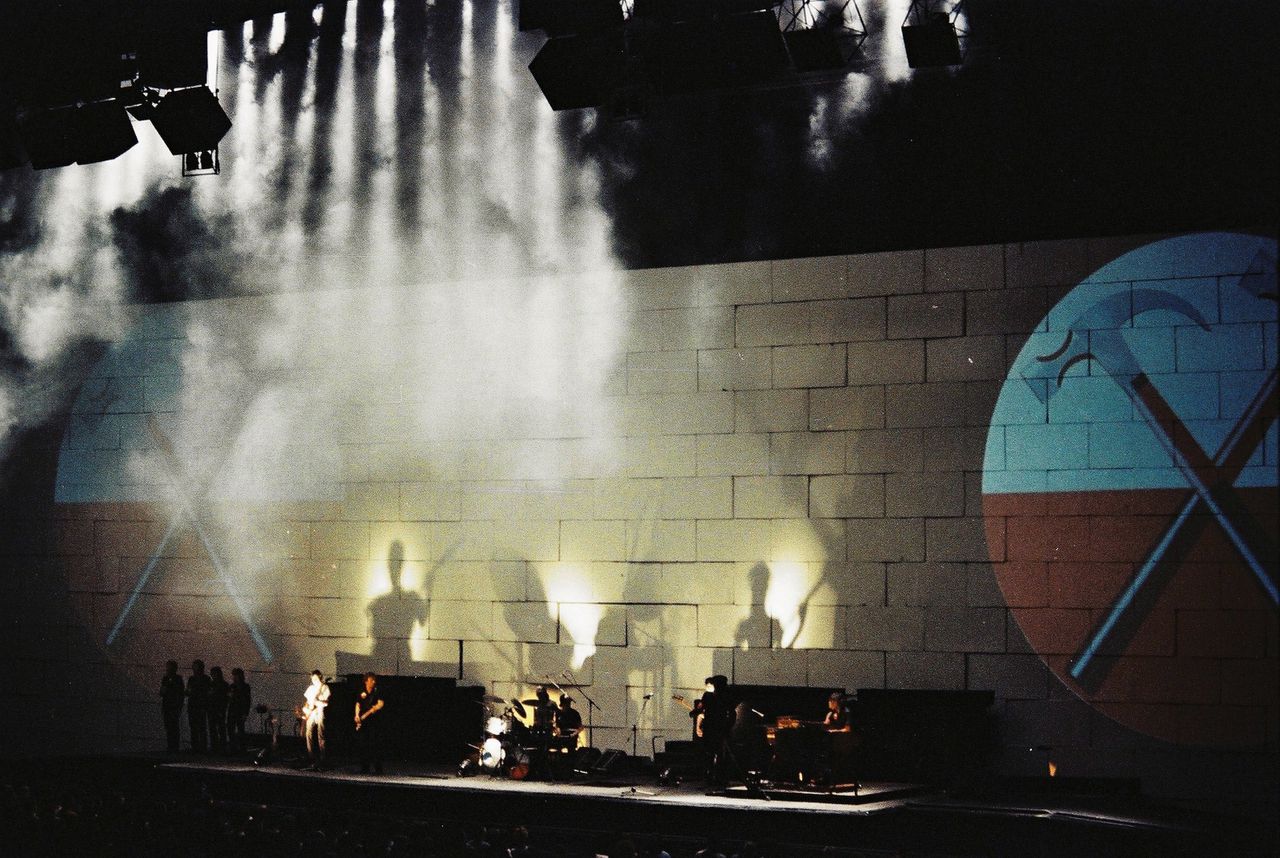 Een uitvoering van The Wall door Pink Floyd in Londen in juni 1981.