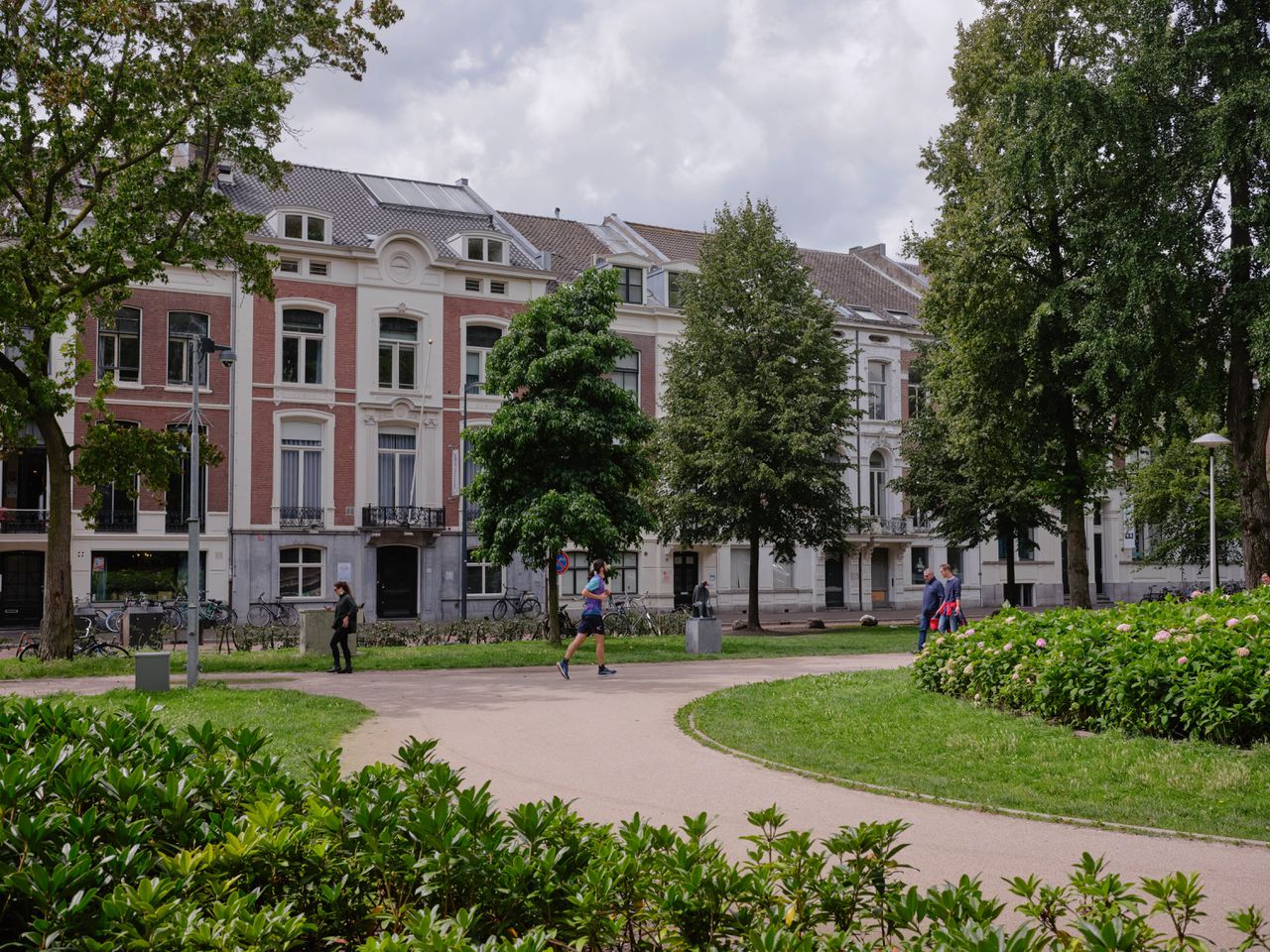 Het gebied waar verslaafden samenkomen tussen Lucasbolwerk en Park Lepelenburg in Utrecht.