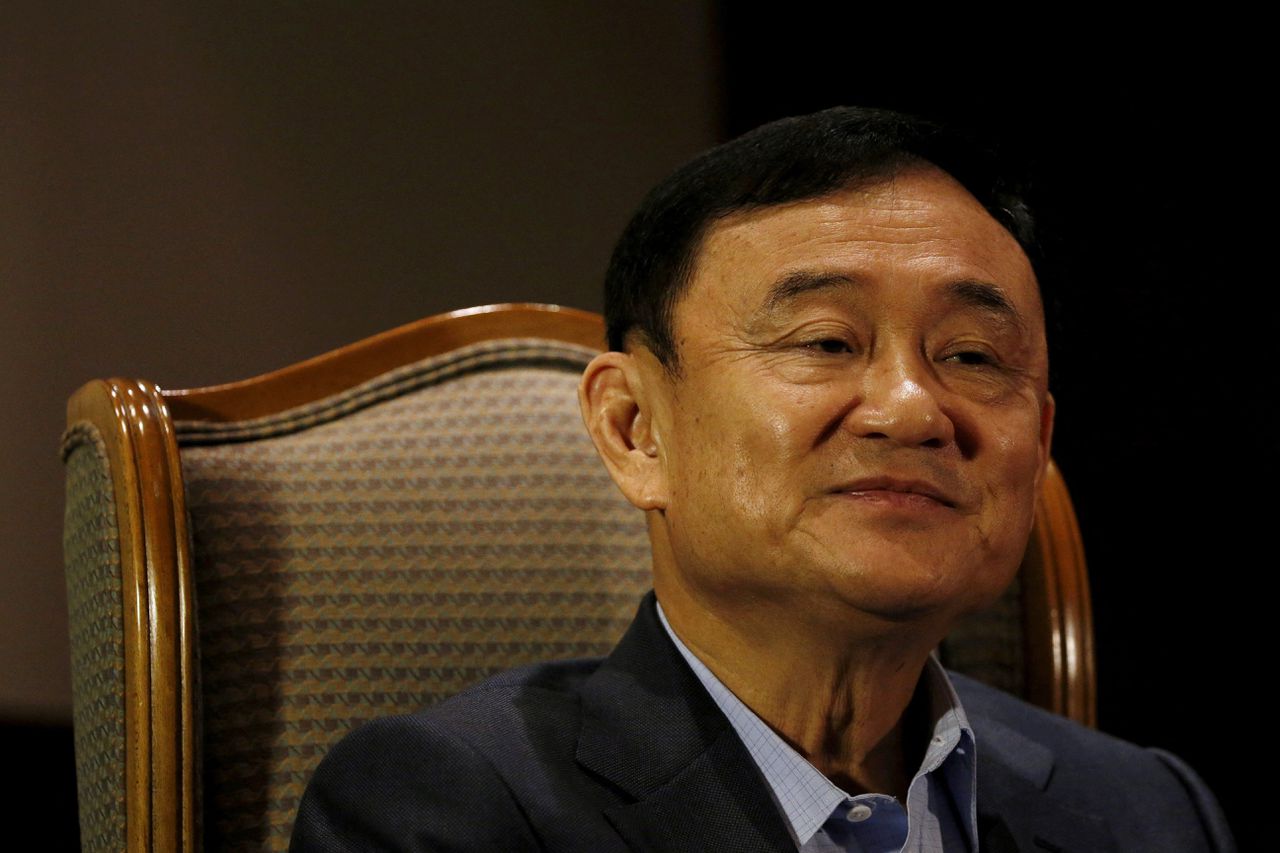 Voormalig premier van Thailand Thaksin Shinawatra leidt de tweede partij van het land, de Pheu Thai, vanuit het buitenland. Zijn partij lijkt nu de macht te verkiezen boven democratische hervormingen.