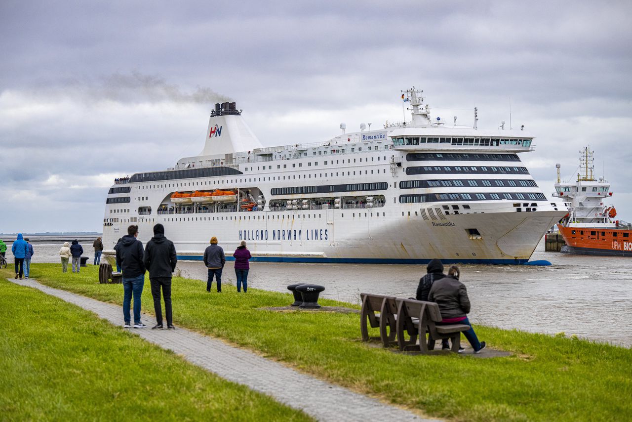 Holland Norway Lines vertrok sinds juni uit Emden, omdat het in Eemshaven geen vaste plek meer had.