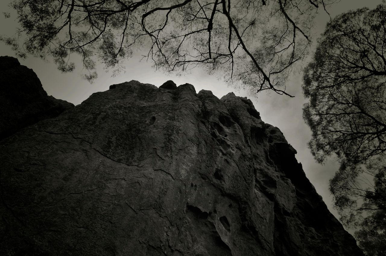 De ‘Hanging Rock’ in Australië. Foto Luke Pellatt