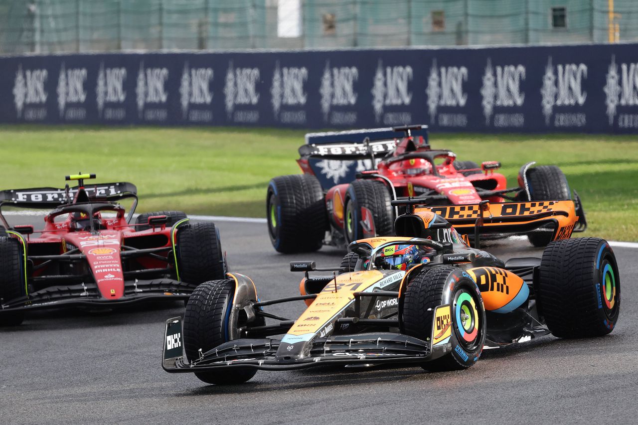 Tabaksfabrikant British American Tobacco (BAT) bracht nicotinezakjes uit onder de naam Velo en werkt al langere tijd samen met het Formule 1-team van McLaren.