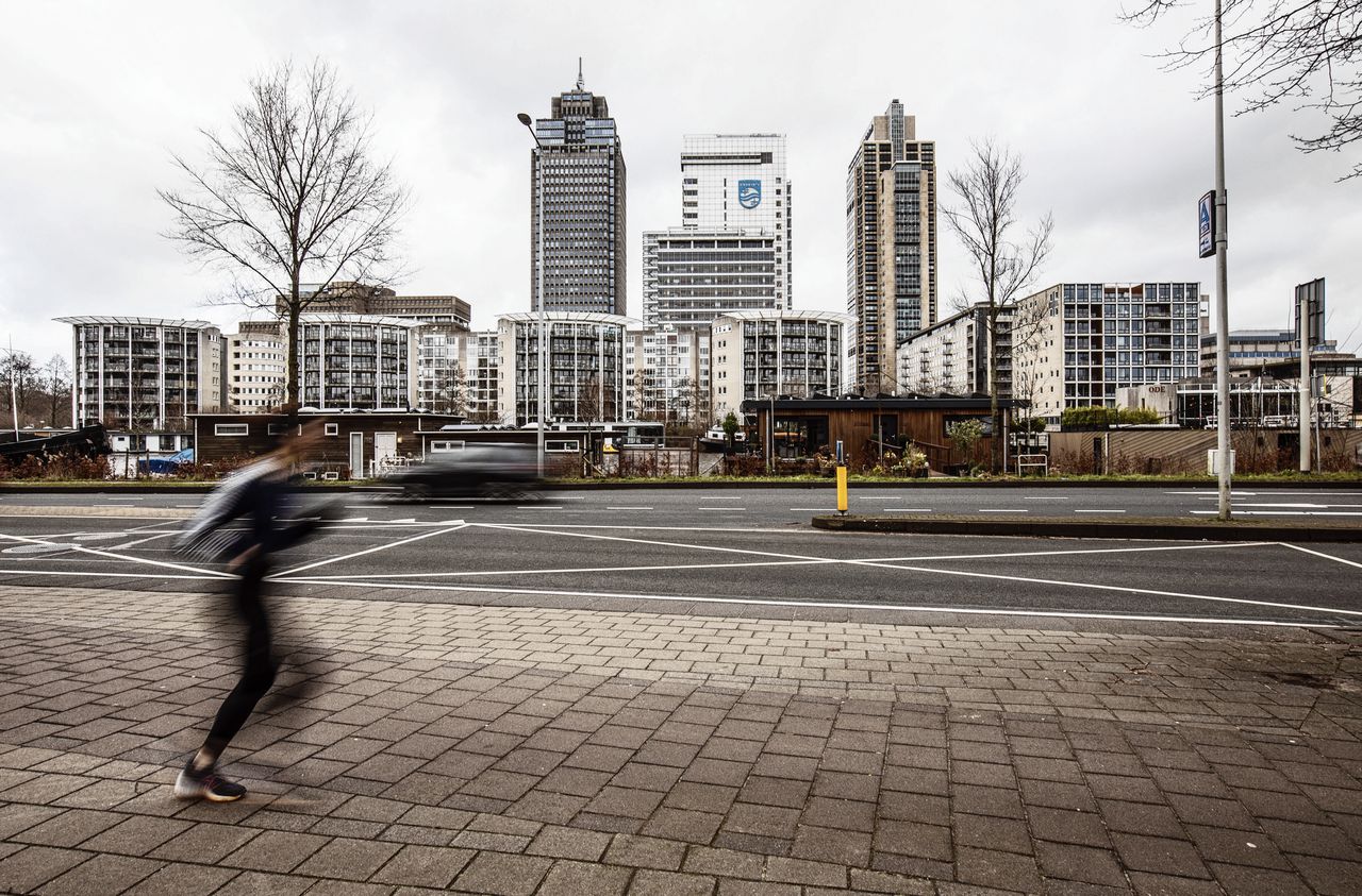 Het kantoor van Philips in Amsterdam. De vraag is of andere beleggers in het medisch concern benadeeld zijn door de transactie van Goldman Sachs.