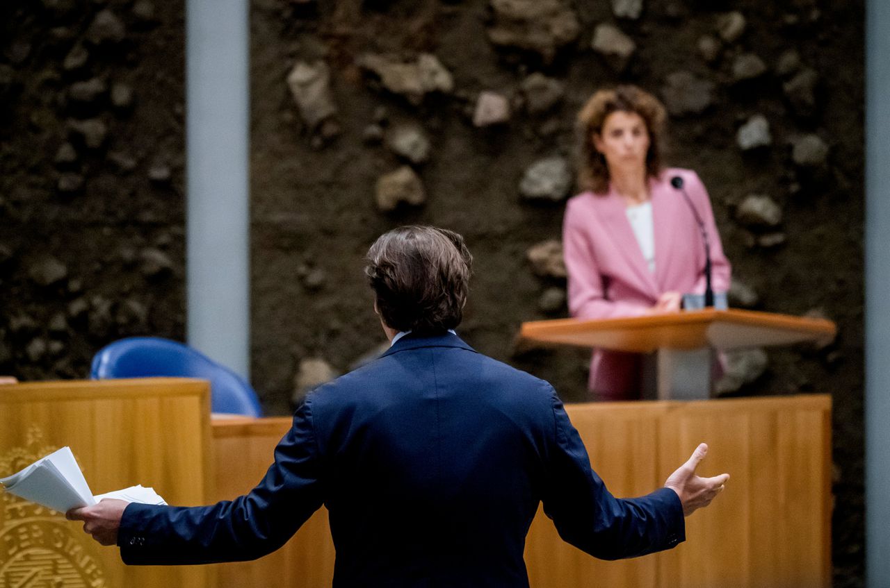 Thierry Baudet (FvD) en Sophie Hermans (VVD) tijdens de Algemene Politieke Beschouwingen in de Tweede Kamer.