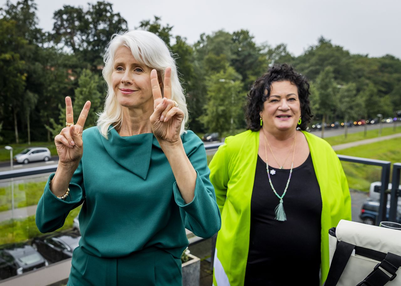 Mona Keijzer en Caroline van der Plas (BBB) na afloop van de presentatie van Keijzer als de premierskandidaat voor de BoerBurgerBeweging.