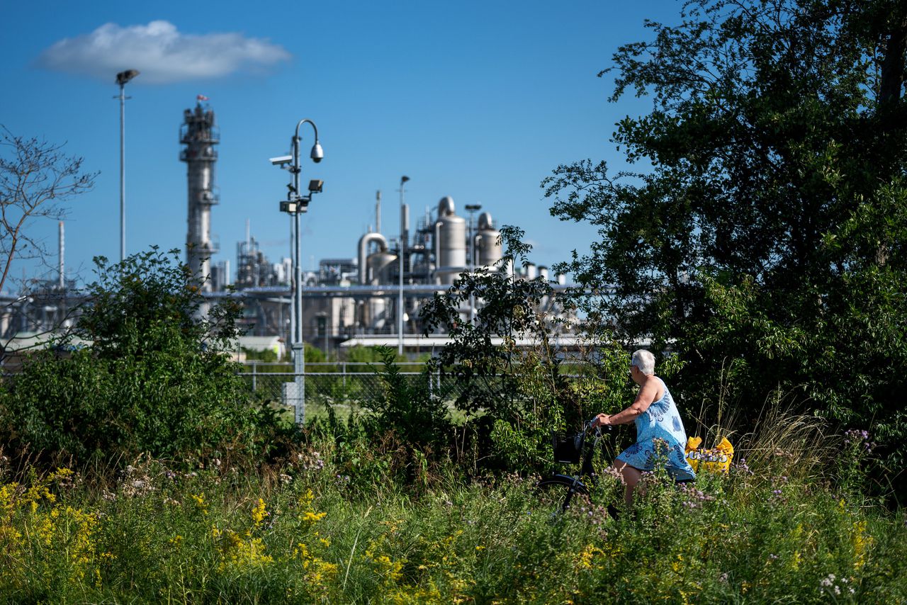 De Chemours-fabriek in Dordrecht, een van de gemeenten die de rechtszaak tegen het bedrijf aanspande.