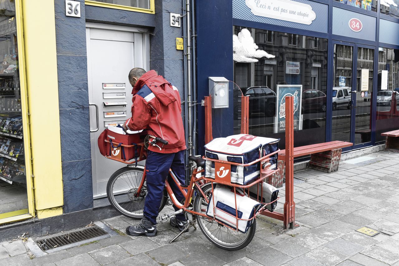 De bezorging van kranten als thriller, met een rol voor de twee grootste krantenuitgevers in Nederland